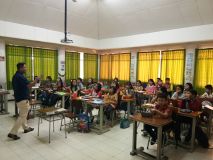 presenter_03.jpg