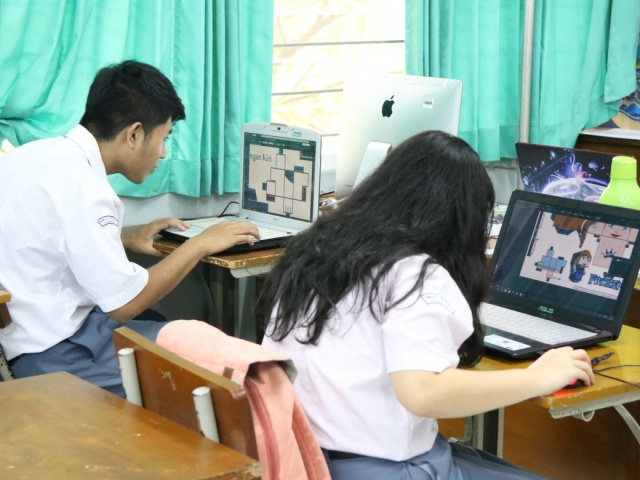 SMA Kristen Petra 2 - Meningkatkan Kemampuan Melukis Digital melalui ELS Desain Grafis