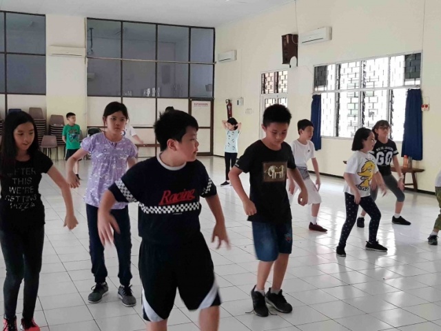 SD Kristen Petra 10 - Semangat Belajar Hip Hop Melalui ELS Hip Hop
