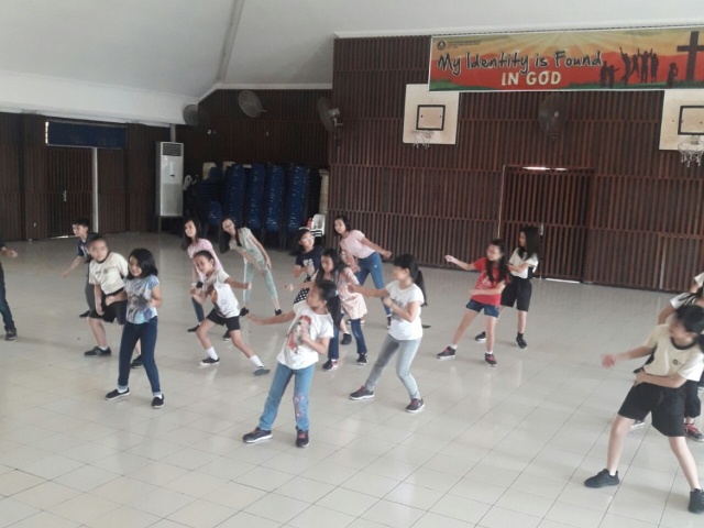 SD Kristen Petra 5 - Berlatih Hip Hop untuk Bekal Masa Depan