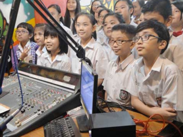 Membangun Rasa Percaya Diri Melalui ELS Presenter di SD Kristen Petra 7