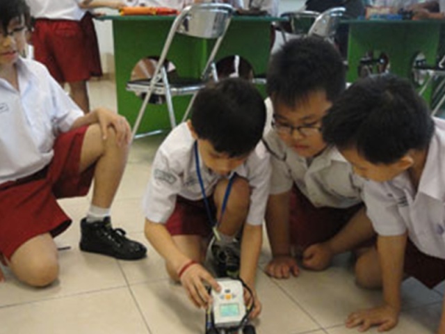 Kegiatan ELS Robotik di SD Kristen Petra 7