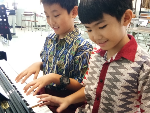 SD Kristen Petra 5 - Belajar Piano Memberikan Dampak Positif untuk Tumbuh Kembang Anak