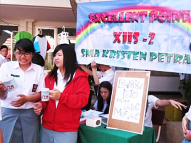 Mempelajari Bussiness Entrepreneurship di SMA Kristen Petra 3