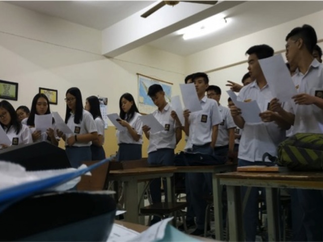 SMA Kristen Petra 2 - Mempelajari Teknik Bernyanyi di ELS Choir