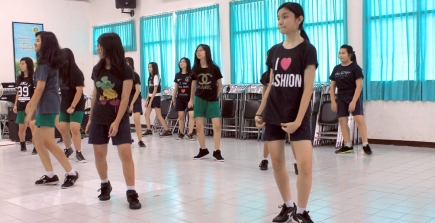 Mengasah Bakat Siswa di ELS Hip Hop SMP Kristen Petra 3