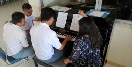 Kegiatan ELS Piano di SMA Kristen Petra 3
