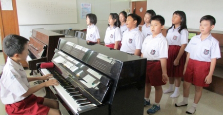 Kegiatan ELS Piano di SD Kristen Petra 1