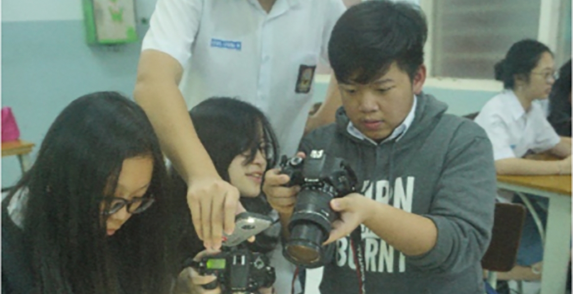 Kegiatan ELS Photography di SMA Kristen Petra 2 Surabaya
