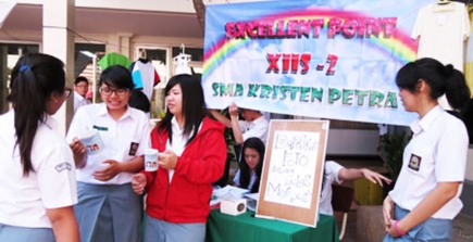 Mempelajari Bussiness Entrepreneurship di SMA Kristen Petra 3