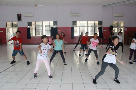 SD Kristen Petra 10 - Pantang Menyerah Mempelajari Hip Hop Hingga Mahir