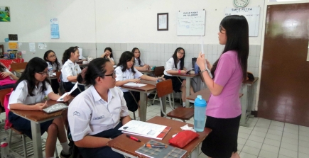 Meningkatnya Skill dan Pengetahuan di ELS Mandarin SMP Kristen Petra 1